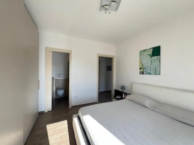 Urban Jungle アパート ブリンディジ